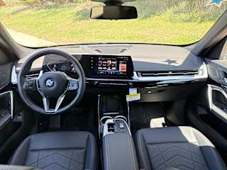 2025 BMW X1 28i - Photo 8