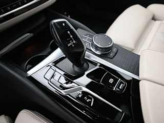 2023 BMW 5 Series 530e - Photo 17