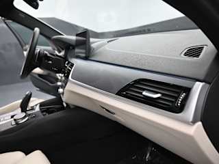 2023 BMW 5 Series 530e - Photo 14