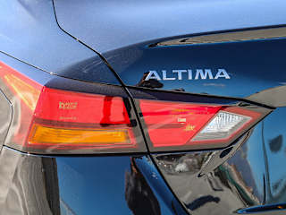 2025 Nissan Altima SV - Photo 24