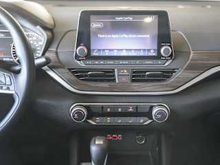 2025 Nissan Altima SV - Photo 17