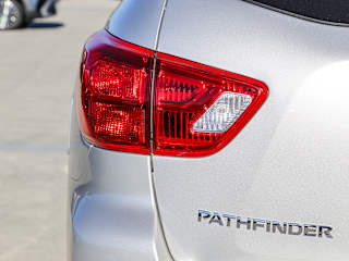 Used 2017 Nissan Pathfinder SV with VIN 5N1DR2MN2HC662810 for sale in Casper, WY