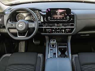2025 Nissan Pathfinder SV - Photo 8