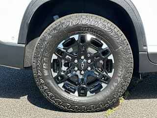 2027 Chevrolet Traverse Z71 - Photo 12