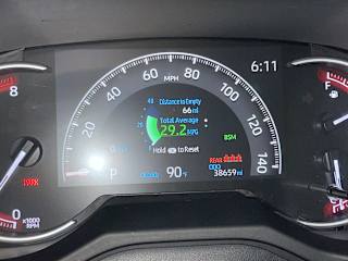 2025 Toyota RAV4 XLE - Photo 19