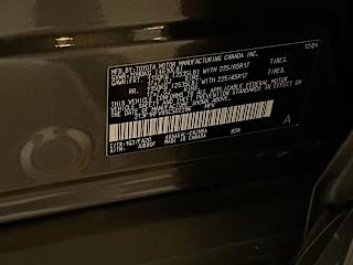 2025 Toyota RAV4 XLE - Photo 22