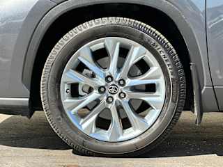 2020 Toyota Highlander Limited - Photo 14