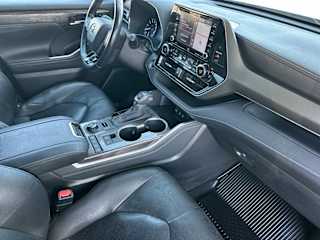 2020 Toyota Highlander Limited - Photo 18