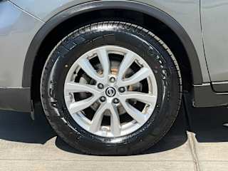 2017 Nissan Rogue SV - Photo 14