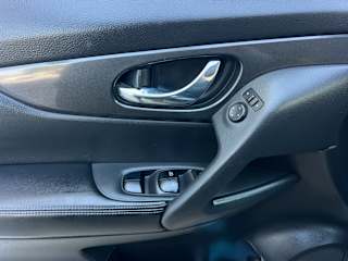 2017 Nissan Rogue SV - Photo 28