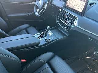 2023 BMW 5 Series 530e - Photo 16
