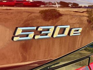 2023 BMW 5 Series 530e - Photo 13