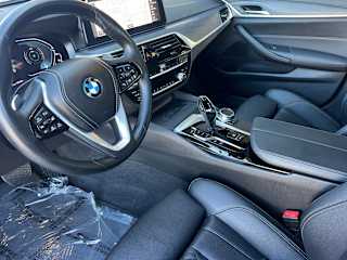 2023 BMW 5 Series 530e - Photo 15
