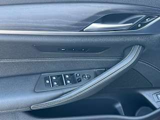 2023 BMW 5 Series 530e - Photo 28