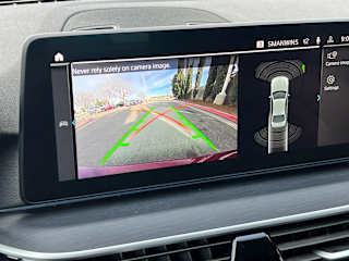 2023 BMW 5 Series 530e - Photo 34