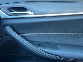 2023 BMW 5 Series 530e - Photo 32