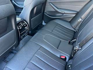2023 BMW 5 Series 530e - Photo 17