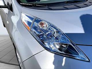 Used 2011 Nissan LEAF SL with VIN JN1AZ0CP4BT009209 for sale in Waukesha, WI