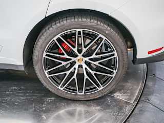 2026 Porsche Macan S - Photo 14