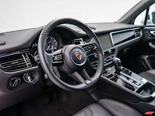 2026 Porsche Macan S - Photo 8