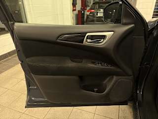 Used 2015 Nissan Pathfinder SV with VIN 5N1AR2MM1FC643981 for sale in Casper, WY