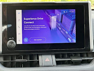 2024 Toyota RAV4 XLE - Photo 28