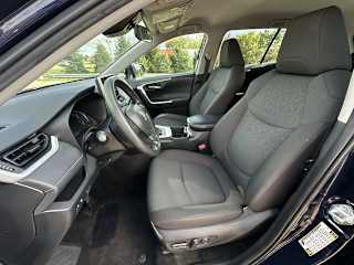 2024 Toyota RAV4 XLE - Photo 17