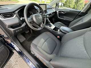 2024 Toyota RAV4 XLE - Photo 16