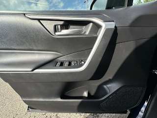 2024 Toyota RAV4 XLE - Photo 31