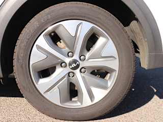 Used 2022 Kia Niro EX Premium with VIN KNDCE3LG7N5134877 for sale in Waukesha, WI