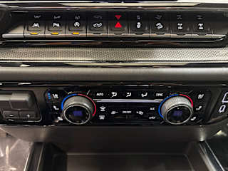 2025 Chevrolet Silverado 1500 ZR2 - Photo 35