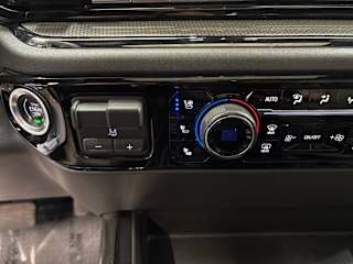 2025 Chevrolet Silverado 1500 ZR2 - Photo 34