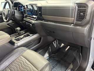 2025 Chevrolet Silverado 1500 ZR2 - Photo 18