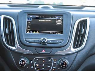Used 2019 Chevrolet Equinox LT with VIN 3GNAXKEVXKS605288 for sale in Casper, WY