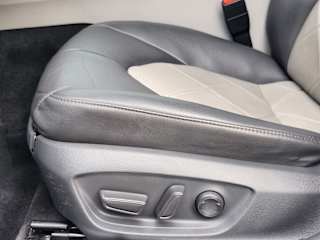 2019 Toyota Camry, photo 3
