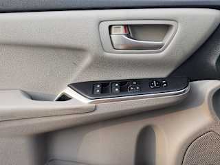 2016 Toyota Camry, photo 3