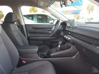 2025 Honda CR-V LX - Photo 18