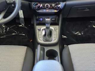 2022 Hyundai Kona SE - Photo 21
