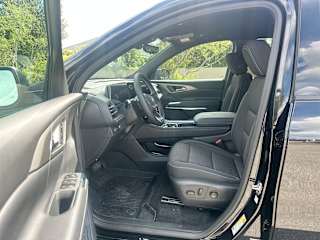 2027 Chevrolet Traverse LT - Photo 17