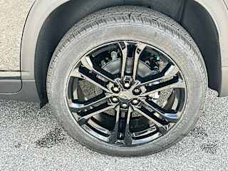 2027 Chevrolet Traverse LT - Photo 14