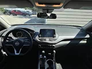 2024 Nissan Altima SR - Photo 8