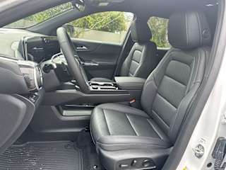 2027 Chevrolet Equinox LT - Photo 17