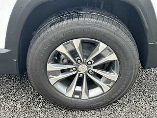 2027 Chevrolet Equinox LT - Photo 13