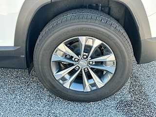2027 Chevrolet Equinox LT - Photo 13