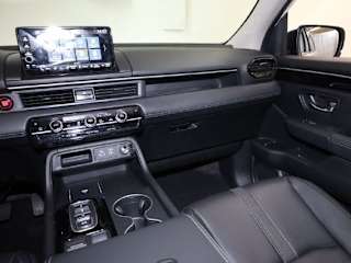 2025 Honda Pilot EX-L - Photo 35