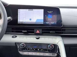 2026 Hyundai Elantra Limited - Photo 17