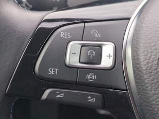 Used 2019 Volkswagen e-Golf e-Golf SE with VIN WVWKR7AUXKW902406 for sale in Waukesha, WI