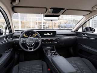 2026 Kia K5 LXS - Photo 8