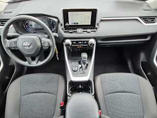 2025 Toyota RAV4 LE - Photo 14