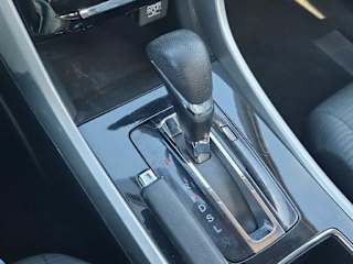 2016 Honda Accord LX - Photo 6